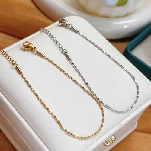 Minimalist Chain Bracelet, Sparkling Dainty Star Chain Jewelry | A chain bracelet made from durable stainless steel. Its reflective, textured design adds a touch of refined elegance. - color: Silver