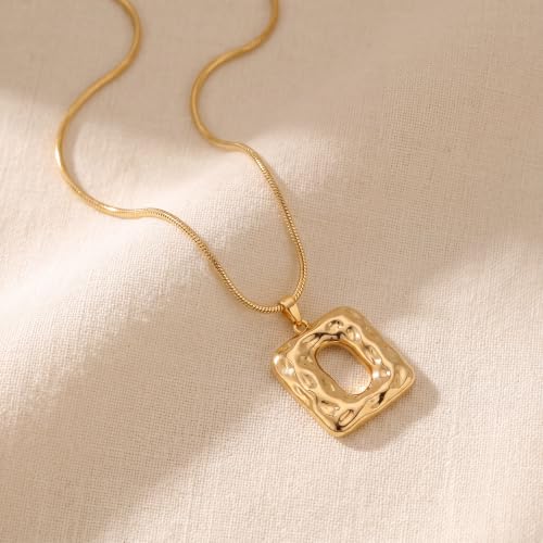 Boho Chunky Gold Statement Necklaces for Women Beach Jewelry Gifts | Versatile Everyday Wear, Pairs with Any Outfit, Ideal Gift for Any Occasion, Easy to Layer, Lightweight, Hypoallergenic - style: Hammered-Gold-C