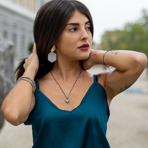 SERASAR Black Heart Pendant Necklace Women Jewelry Present Mom Daughter - color: Black, style: Love