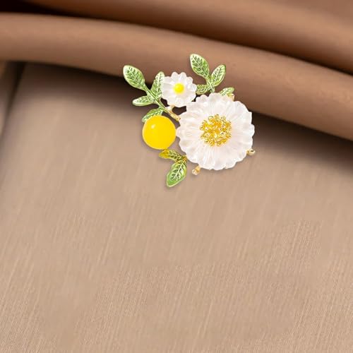 Rhinestone Flower Brooch Cute Floral Crystal Pearl Brooches and Pins for Women Gold brooch Fashion Jewelry for Women Men Gift - color: White flower