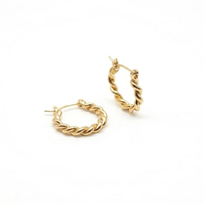 SUENA BARCELONA 14K Gold Plated Twisted Hoop Earrings for Women – 15mm (0.6”) Small Dainty Chunky Hoops, Lightweight Hypoallergenic Rope Huggie Earrings, Secure Snap Closure | Spain Mediterranean Style, Elegant Gift for Her