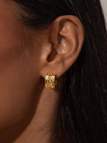 Robaice Chunky Huggie Earring for Women，14K Gold Plated Hoop Earrings | Gold Huggie 925 Sterling Silver Post Earrings, Statement Trendy Hoop Earring，Fashion Lightweight Jewelry Gifts for Women - color: Gold-E