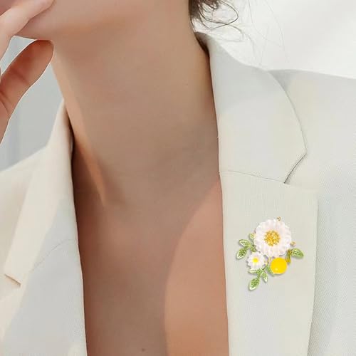 Rhinestone Flower Brooch Cute Floral Crystal Pearl Brooches and Pins for Women Gold brooch Fashion Jewelry for Women Men Gift - color: White flower
