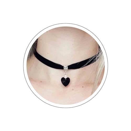 Punk Black Velvet Choker Necklace Love Heart Pendant Necklace Vintage Black Satin Choker Necklace Gothic Retro Leather Collar Necklace Chain Jewelry for Women Prom Party