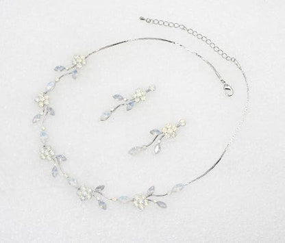 Faship Gorgeous Rhinestone Crystal Floral Necklace Earrings Set - color: White Opal