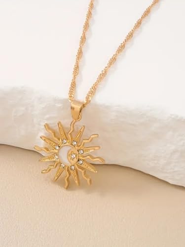 Gold Sun Pendant Necklace with Rhinestone Accent, Elegant and Fashionable, Perfect for Daily Wear & Special Occasions - color: Gold/Water Wave Chain