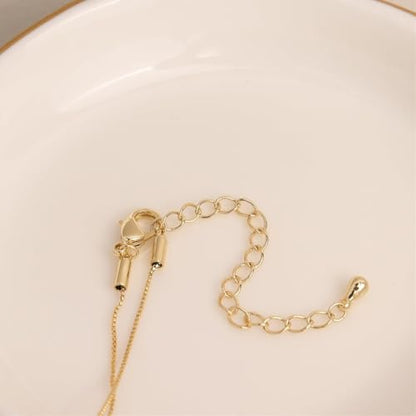 Jean Beau Dainty Pendant Necklaces for Women, Cute Chain Necklace Jewelry Gift - color: Gold Maple