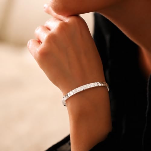 Carviell Bracelet - Gifts for Women – Inspirational, Friendships, Love, Mom, Daughters, Sisters, Christian, Graduations, Memorials & Wedding Gifts – 100+ Phrases – Stainless Steel, Gift Ready - color: CONFIDENCE Gift - You are braver than you believe, str