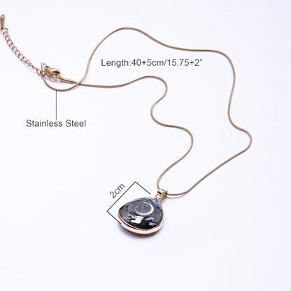 Da Piao Liang Labradorite Crescent Moon Energy Necklace, Healing Crystal Pendant With Stainless Steel Chain, Spiritual Jewelry - color: Grey