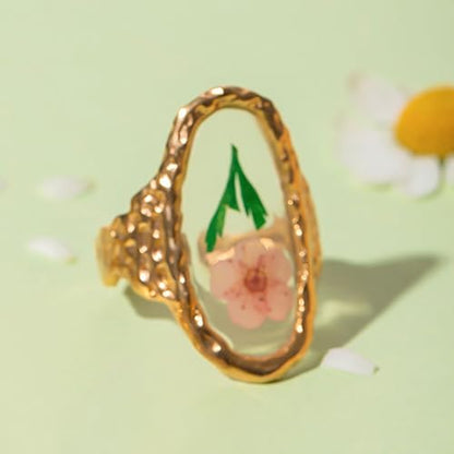 Hebelee Handmade Dried Flower Statement Ring for Women | Gold-Toned Stainless Steel,Adjustable,Pressed Blossom Forget-Me-Not Flowers Open Band Rings,Wedding Holiday Jewelry - color: Hammered Oval C