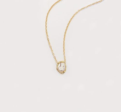Baroque Pearl Necklaces for Women, Single Pearl Dainty Gold Necklace，Drop Pendant Necklace with Irregular Pearls Vintage Wedding Jewelry
