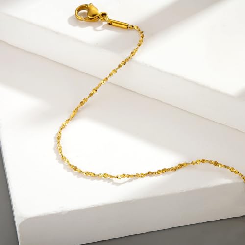 Minimalist Chain Bracelet, Sparkling Dainty Star Chain Jewelry | A chain bracelet made from durable stainless steel. Its reflective, textured design adds a touch of refined elegance. - color: Gold