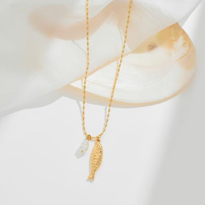 YUJIE Dainty Fish Pendant Necklace for Women 14k Gold Plated Ocean Fish Charm Necklace Summer - color: pearl fish