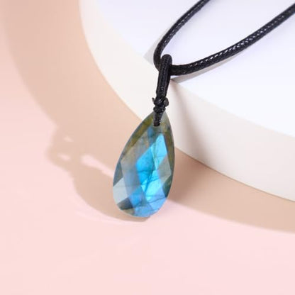 Teardrop Gemstone Necklaces for Women, Healing Crystal Pendant Necklace Birthstone Jewelry for Women - color: Labradorite- faceted