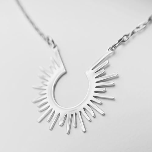 Gold Compass Charm Necklace for Women, Trendy Simple Dainty Inspirational Compass Butterfly Bow Knot Red Christmas Mug Sun Friendship Necklaces Graduation Gifts - style: Silver Sun