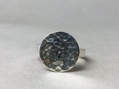 Circle Ring Hammered Disc Ring 925 Sterling Silver Handmade Statement Ring for Women Textured Modern Silver Band Bold Artistic Jewelry Everyday Ring Gift for Her