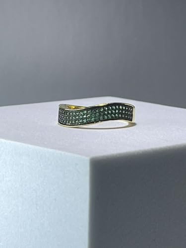 HEXAJOLIE Ribbon Statement Band Ring for Women | Elegant Gold Jewelry Accessories | Perfect for Party & Date Night | Hypoallergenic & Durable - color: Gold/Green