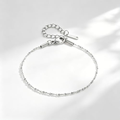 Minimalist Chain Bracelet, Sparkling Dainty Star Chain Jewelry | A chain bracelet made from durable stainless steel. Its reflective, textured design adds a touch of refined elegance. - color: Silver