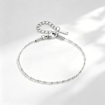 Minimalist Chain Bracelet, Sparkling Dainty Star Chain Jewelry | A chain bracelet made from durable stainless steel. Its reflective, textured design adds a touch of refined elegance. - color: Silver