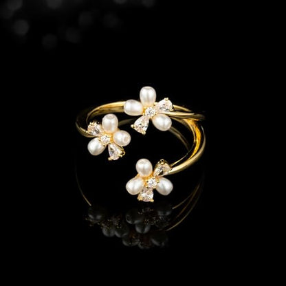 Kokoma Dainty Flower Ring for Women Sparkling Cubic Zirconia Daisy Open Statement Rings Pearl Chic Engagement Promise Ring Wrap Finger Band - color: Pearl