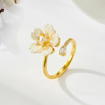 Kokoma Dainty Flower Ring for Women Sparkling Cubic Zirconia Daisy Open Statement Rings Pearl Chic Engagement Promise Ring Wrap Finger Band - color: Baroque