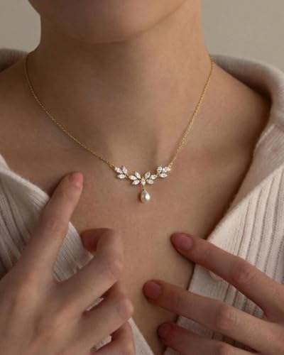 Pearl Necklace for Women- 14K Gold-plated/White Gold-plated Dainty Pearl Necklace for Women - color: Gold leaf teardrop