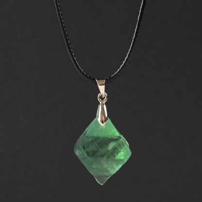 Natural Raw Crystal Necklace for Women Irregular Stone Necklaces Spiritual Gemstone Pendant with Adjustable Rope - color: B-Green Fluorite