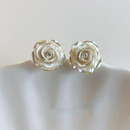 Clip-On Earrings for Womem Flower Faux Pearl Non Piercing Earrings Jewelry - color: White Rose