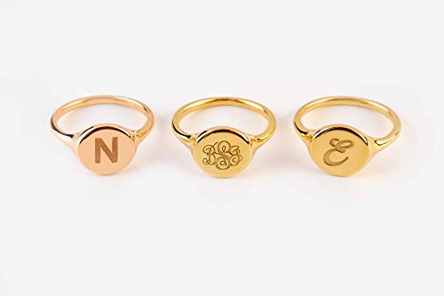 Elegant Jewel Box Women Oval signet ring in solid Gold 9k, 14k, & 18k, Personalized gold chevalier ring, Custom Initial engraved, Personalized jewelry for Birthday, RN377