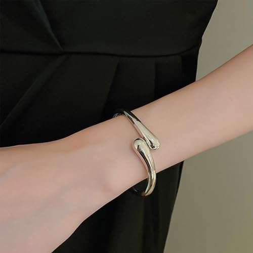 MIFYNN Chunky Gold Bracelet for Women Gold Bangle Bracelet Twisted Hinged Spiraled Oval Bracelets Trendy Irregular Minimalist Open Wide Wrist Cuff Bracelets Statement Jewelry Gift - color: Silver