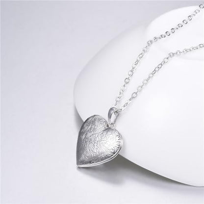 2 Pcs Locket Necklace that Holds Pictures Stainless Steel Locket Pendant Necklace Image Chain Necklaces for Women - color: Love Heart 2