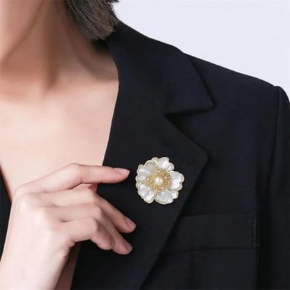 SYWDUDUCLT Fashion Elegant Brooches for Women Brooch, Suitable For Party And Daily Wear On Many Occasions - style: Camellia-L