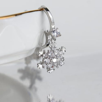 Sonateomber Gold Silver Small Hoop Dangle Earrings for Women, Trendy Dainty Rhinestone CZ Dangling Prom Wedding Leaf Flower Snowflake Butterfly Starfish Fashion Jewelry Gift - color: Silver Snowflake White