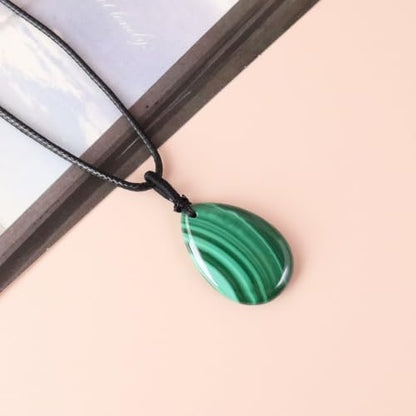 Teardrop Gemstone Necklaces for Women, Healing Crystal Pendant Necklace Birthstone Jewelry for Women - color: Malachite