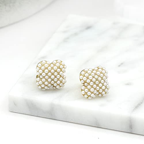 YOQUCOL Simulated Pearl Flower-Cluster Shape Clip On Stud Earrings Non Pierced Ear Earrings for Women - color: Four-leaf