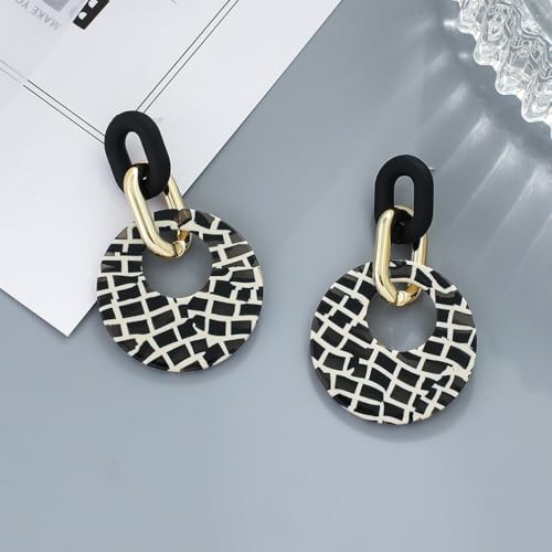 Fashion Round Disc Dangle Earrings for Women Acrylic Black White Plaid Geometric Circle Drop Earrings Chunky Paperclip Chain Link Dangling Earrings Statement Trendy jewelry gift