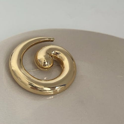 Minimalist Snail Brooch Pin Gold/Silver Plated Twist Lapel Pins Jacket Blazer Suit Hat Bag Accessories Jewelry for Women Men (Golden)