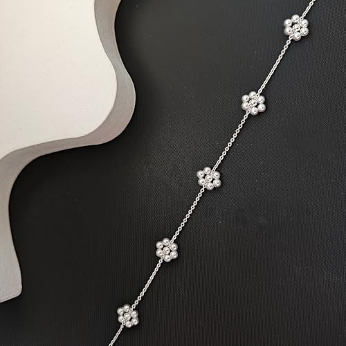 Zeffy Pearl Necklace 4MM/6MM/8MM Dainty Round Imitation Pearl Choker Necklace Wedding Pearl Necklace Delicate Jewelry for Women Simple Bridesmaid Jewelry Gifts - style: Silver Pearl Daisy Necklace(15"+2")