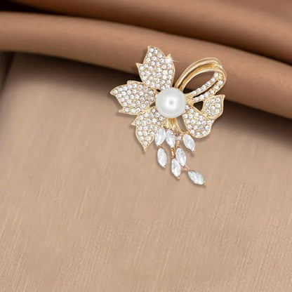 Rhinestone Flower Brooch Cute Floral Crystal Pearl Brooches and Pins for Women Gold brooch Fashion Jewelry for Women Men Gift - color: Pearl Flower