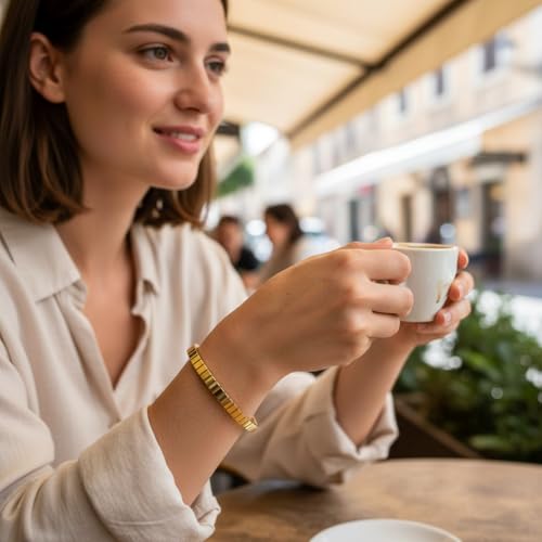 Joo&Rind Gold Bangle Bracelets for Women 18K Gold Plated Stainless Steel Bracelet Oval Hinged Bangles for Small Wrists Non Tarnish Waterproof with Cubic Zirconia Jewelry Gift for Everyday Wear Birthday - color: Square Non Zirconia-Gold