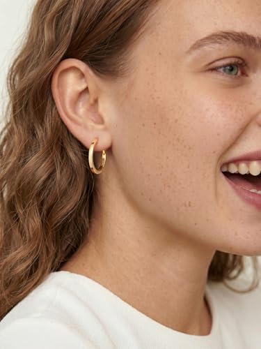 925 Sterling Silver Huggie Hoop Earrings, Small Silver Hoop Earrings for Women Hypoallergenic Huggie Lightweight Small Hoops Earring Cartilage Sleeper Earrings 6/8/10/12/14/16/18/20mm - color: Gold, size: 18MM