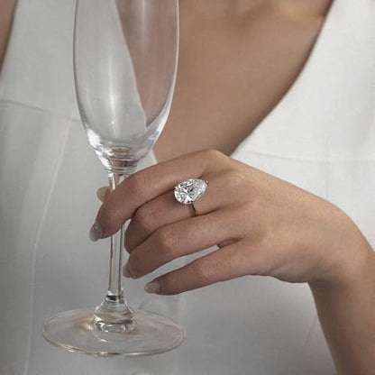 DIAMONBLISS Marilyn Monroe 10-Carat Big Solitaire Ring For Women | 14K Gold Plated 925 Sterling Silver Glamorous Cocktail Ring | 100 Facet Cubic Zirconia CZ Simulated Diamond - style: Pear 10 Carats