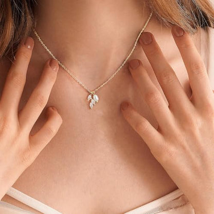 Pearl Necklaces for Women Trendy,Dainty Pearl Pendant Necklace | 14k Gold Plated Elegant Pearl Necklace,Simple Pearl Pendant,Dainty Gold Jewelry,Waterproof Summer Bridal Wedding Accessories - color: GOLD-10