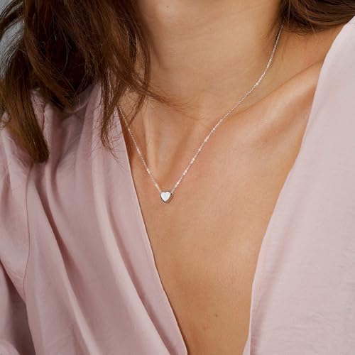 BAYLAY Heart Necklace for Women Girls, 18K Gold Plated Heart Pendant Charm Necklace Dainty Gold Necklace for Women Gold Jewelry Gifts for Mom Grandma Wife - color: Silver, style: Silver - Cute Heart