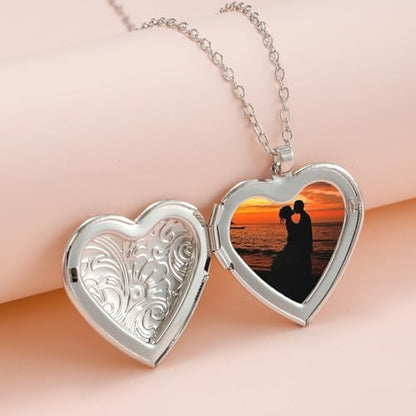 2 Pcs Locket Necklace that Holds Pictures Stainless Steel Locket Pendant Necklace Image Chain Necklaces for Women - color: Love Heart 3