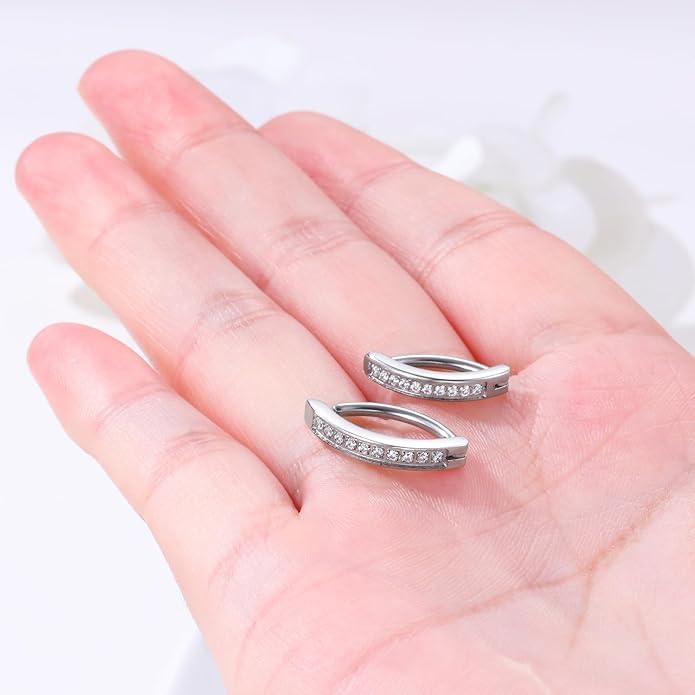 Clicker Belly Button Ring Hoop Belly Button Ring 14G Navel Ring | Surgical stainless steel hinged belly button ring for belly button piercing, navel body jewelry for women and men - color: CZ Silver