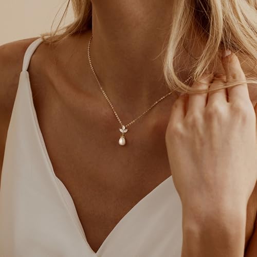 Pearl Necklaces for Women Trendy,14k Gold Plated Pearl Pendant Necklace Dainty Wedding Necklace Small Cute Gold Choker Necklace for Women Non Tarnish Gold Prom Jewelry Fashion Bridesmaids Gifts - color: gold flower