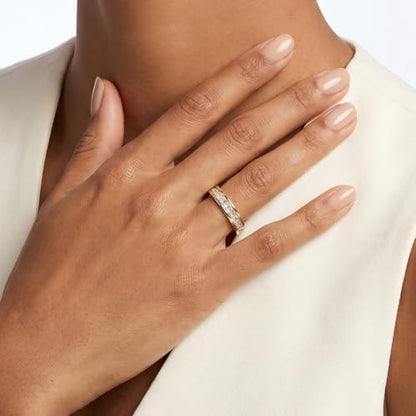 Minimalist & Romantic Single-Row Diamond Ring for Daily, Date & Wedding - color: Yellow Gold