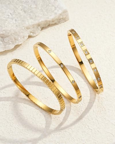 Joo&Rind Gold Bangle Bracelets for Women 18K Gold Plated Stainless Steel Bracelet Oval Hinged Bangles for Small Wrists Non Tarnish Waterproof with Cubic Zirconia Jewelry Gift for Everyday Wear Birthday - color: Small Cleef-Gold