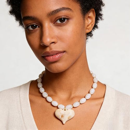 Chunky Beaded Necklaces for Women Trendy Colorful Acrylic Bead Statement Necklace Puffy Heart Pendent Necklaces for Women Boho Fashion Jewelry - color: G-beige